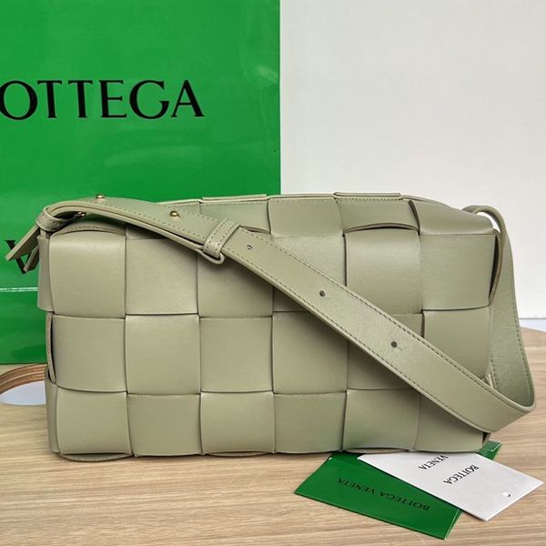 Sure to sell out: Bottega Veneta Brick Cassette Shoulder Bag Replica 709360VMAY12916