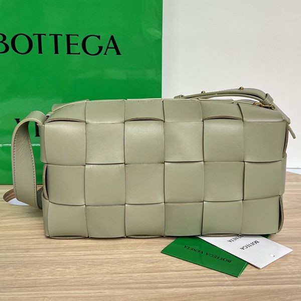 Sure to sell out: Bottega Veneta Brick Cassette Shoulder Bag Replica 709360VMAY12916