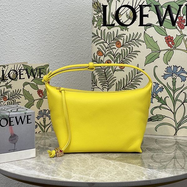 New for Spring: Loewe Cuby Bag Large Grained Calfskin Replica lou25516 New for Spring: Loewe Cuby Bag Large Grained Calfskin Replica lou25516