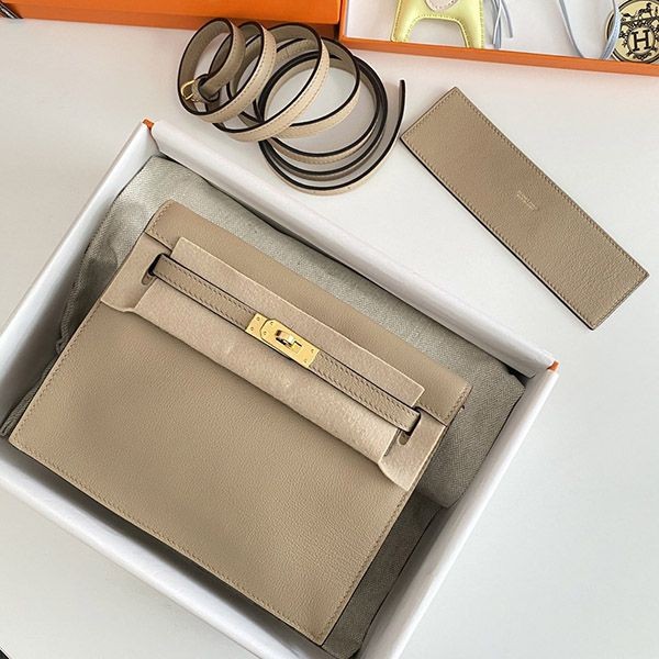 Sure to sell out Hermes replica Kelly Dance 22cm with inner stitching and two-tone hardware erk98689 Sure to sell out Hermes replica Kelly Dance 22cm with inner stitching and two-tone hardware erk98689