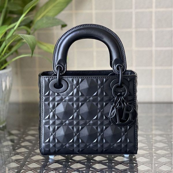 New for Spring/Summer: Lady Dior Replica Bag Cannage Calfskin M0538SNEA_M900 New for Spring/Summer: Lady Dior Replica Bag Cannage Calfskin M0538SNEA_M900