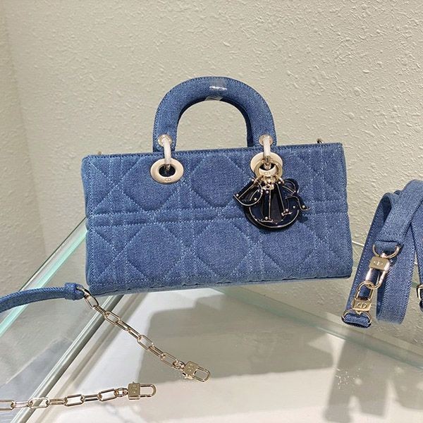 Love at first sight? Dior Lady D-Joy Bag Replica Cannage Denim M0540WTJA_M928 Love at first sight? Dior Lady D-Joy Bag Replica Cannage Denim M0540WTJA_M928