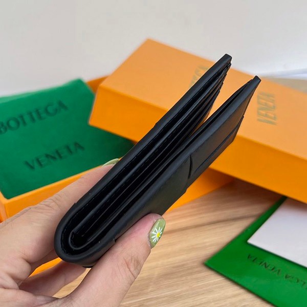 Sold out Bottega Veneta Bi-fold Wallet Replica Black 649603VBWD28803