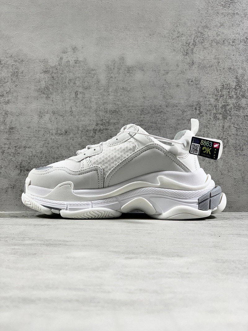 Popular all over the world? Balenciaga Triple S sneakers replica triple sole bat00516