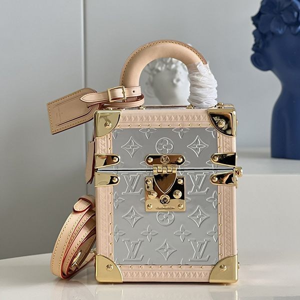 Very popular! Louis Vuitton shoulder bag replica the Camera Box M10077