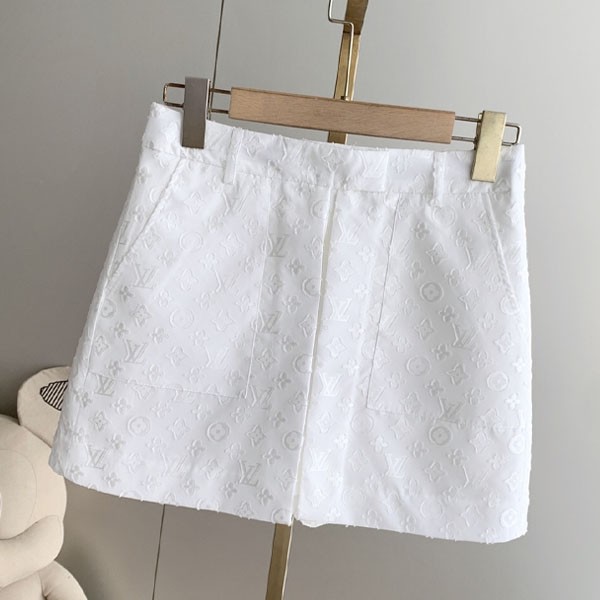 No. 1 in cumulative total sales! Louis Vuitton Cropped Wrap Shorts Replica White vuq13380