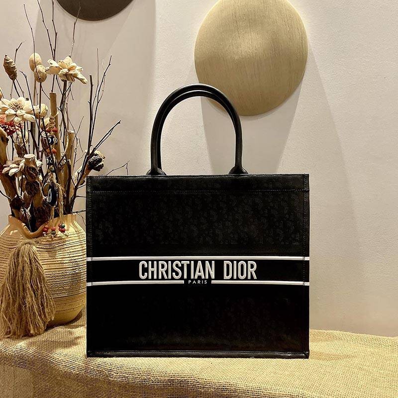 Very popular! Dior Book Tote Replica Bag 2 sizes def94168 Very popular! Dior Book Tote Replica Bag 2 sizes def94168