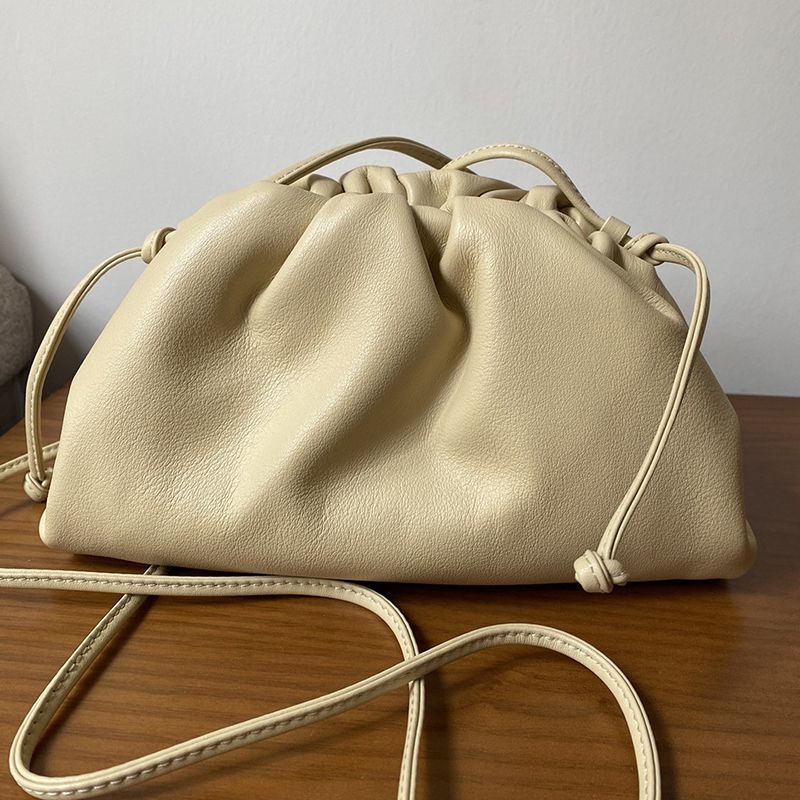 Rare Bottega Veneta Mini The Pouch Replica Leather Mini Clutch Bag bog46421