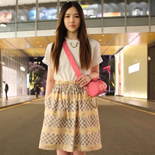 The most popular, romantic and swaying Louis Vuitton pixel Damier skirt replica 1AA833
