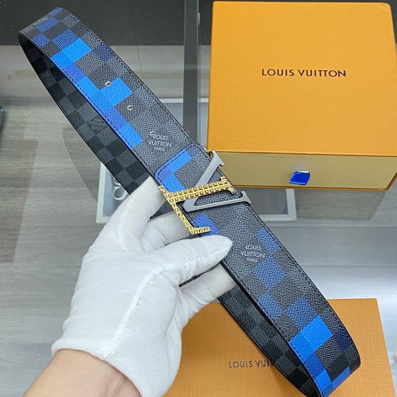 No. 1 in cumulative sales! Louis Vuitton Santur LV Diamond Replica 40MM Reversible Belt vum29975