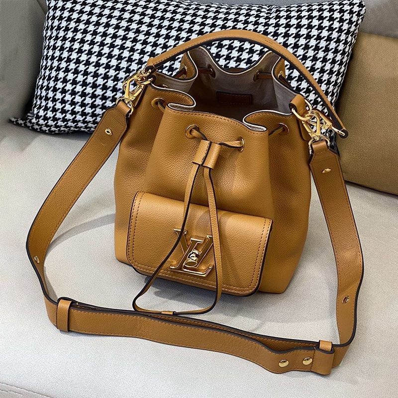 No customs duties Louis Vuitton Lock Me Bucket NV copy 2way shoulder bag M57689 No customs duties Louis Vuitton Lock Me Bucket NV copy 2way shoulder bag M57689