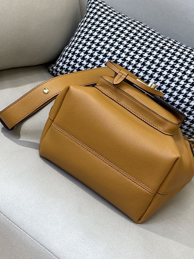 No customs duties Louis Vuitton Lock Me Bucket NV copy 2way shoulder bag M57689