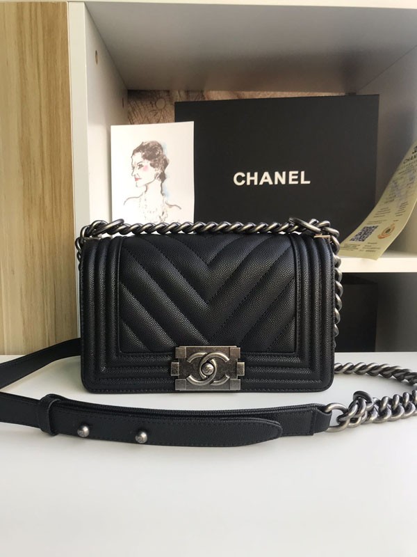 Want it? Super limited edition? Chanel copy Boy Chanel shoulder bag shu37036