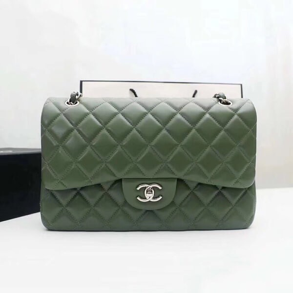 Tracking included ★Chanel★Matelasse Small★Very elegant?e01113