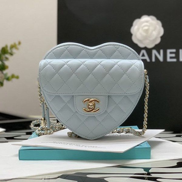 Very popular ★ [Fake Chanel] 22SS? Heart Shoulder Bag Large shg63004