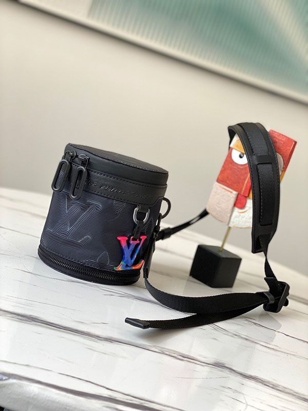 Very popular! Louis Vuitton Replica Monogram Expandable Polochon Shoulder Bag M45604 Very popular! Louis Vuitton Replica Monogram Expandable Polochon Shoulder Bag M45604