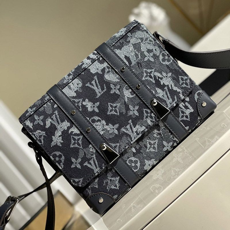 Competition for Louis Vuitton replica shoulder bag vuo72728