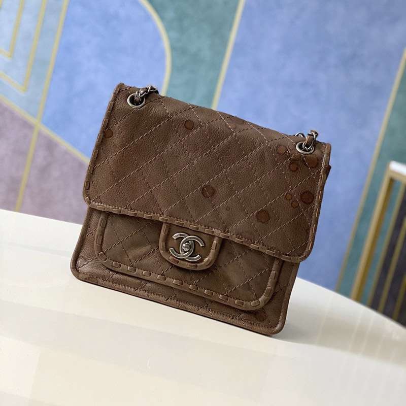 Eye-catching new color ☆ Rare Chanel shoulder bag replica shj22686