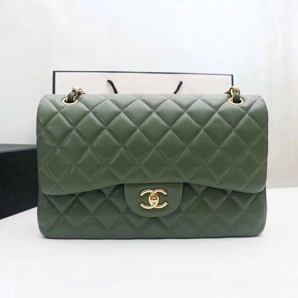 Classic Chanel Small Matelasse Handbag f01113