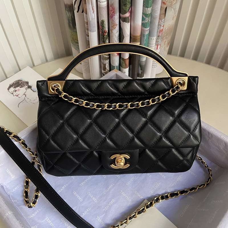 Cute Chanel Matelasse Replica Shoulder Bag (Tracking Included) she04013