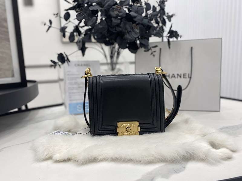 Competition Latest Chanel Boy Chanel Fake Shoulder Bag AS3018
