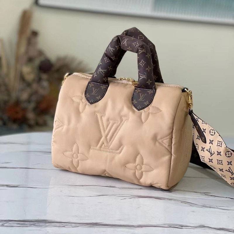 The rapidly growing popularity of the Louis Vuitton Speedy Bandouliere 25 replica shoulder bag in Monogram Canvas vur79705
