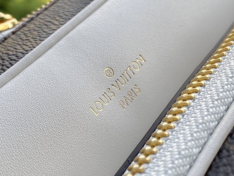 Rare color Louis Vuitton x NBA collaboration NIL messenger fake shoulder bag ★ Monogram M85143