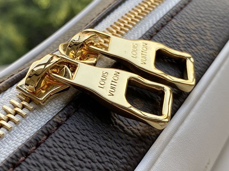 Rare color Louis Vuitton x NBA collaboration NIL messenger fake shoulder bag ★ Monogram M85143