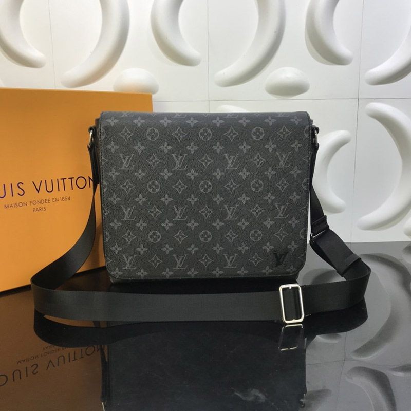 New for Autumn/Winter Louis Vuitton District MM Messenger Bag Replica M45271 New for Autumn/Winter Louis Vuitton District MM Messenger Bag Replica M45271