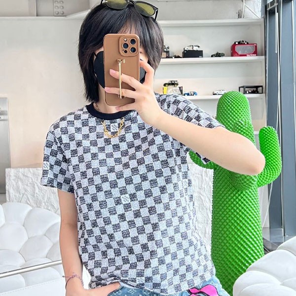 Sure to sell out? Louis Vuitton T-shirt parody Demier short sleeve pixel checkerboard vuo45783 Sure to sell out? Louis Vuitton T-shirt parody Demier short sleeve pixel checkerboard vuo45783