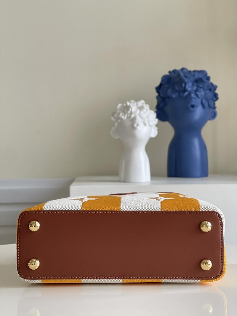 Louis Vuitton Capucines MM Replica Handbag M57651 Sold Out