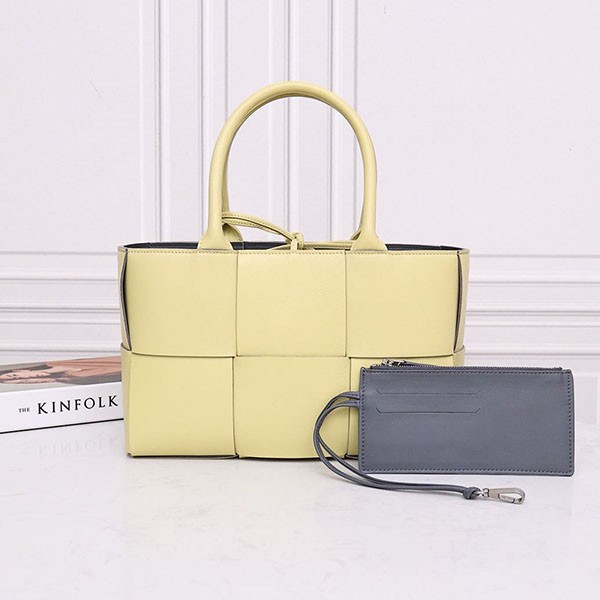 Eye-catching color Bottega Veneta Arco Tote Replica ARCO TOTE bol03255 Eye-catching color Bottega Veneta Arco Tote Replica ARCO TOTE bol03255