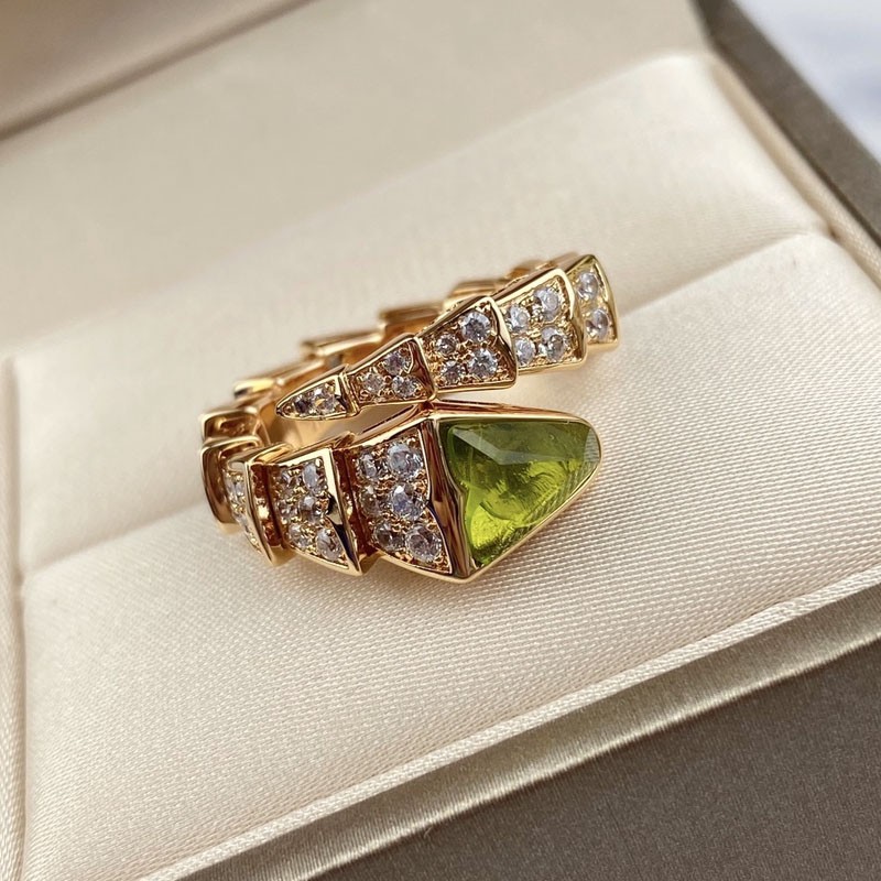 The hottest topic! Classic and popular Bulgari Serpenti ring replica 18K gold Bum54004
