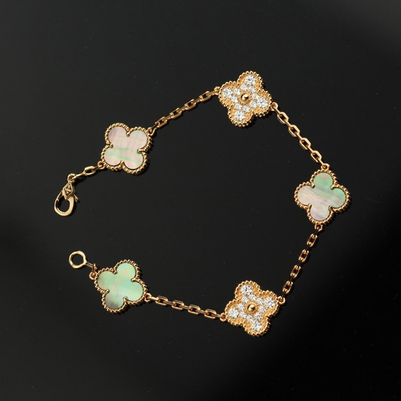 Sold out Van Cleef & Arpels Replica Vintage Alhambra Bracelet 5 Motifs VCARP4KN00