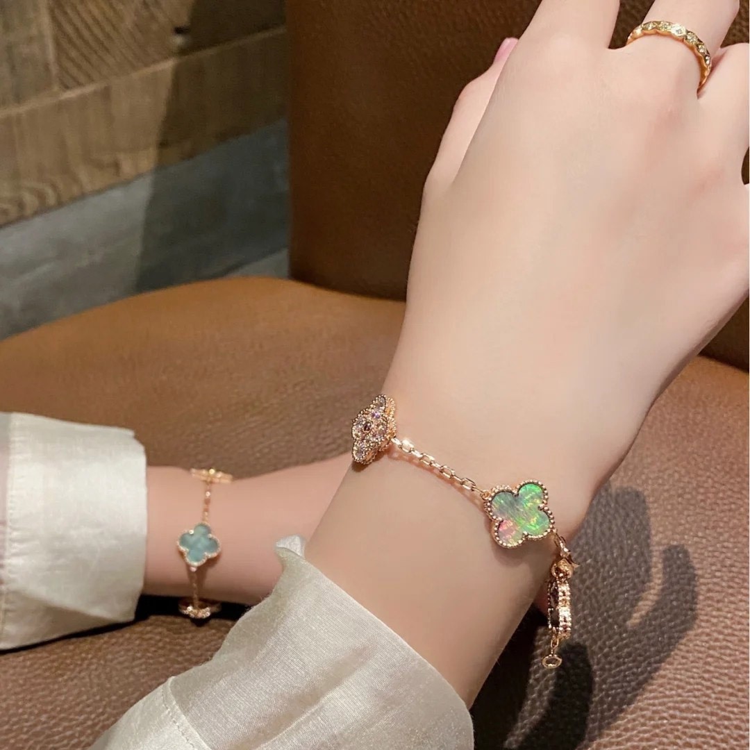 Sold out Van Cleef & Arpels Replica Vintage Alhambra Bracelet 5 Motifs VCARP4KN00