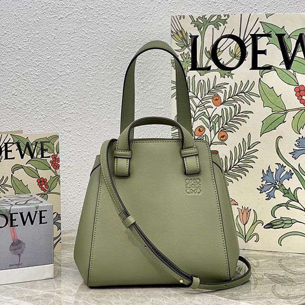 New limited edition Loewe Hammock replica Nugget with shoulder strap lom87072
