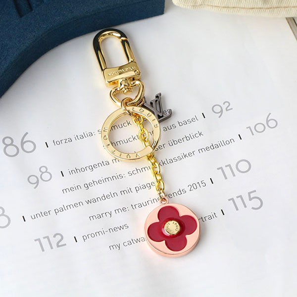 Very popular all over the world? Louis Vuitton bag charm circle keychain vuo34700