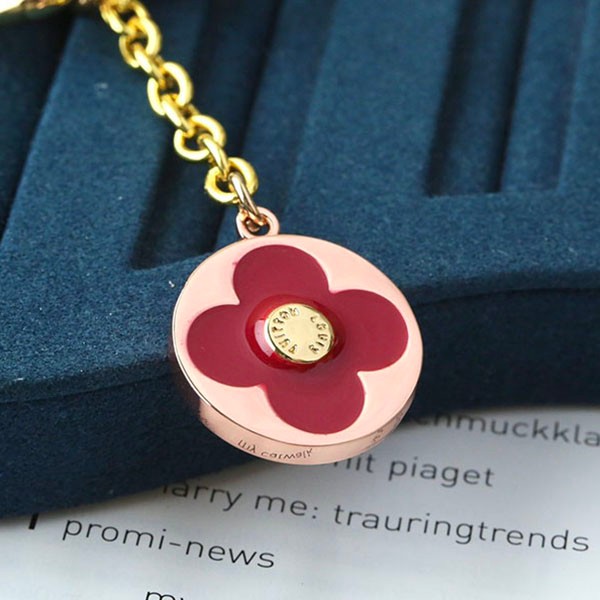 Very popular all over the world? Louis Vuitton bag charm circle keychain vuo34700