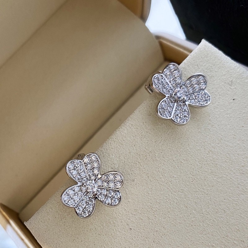 Very popular!! New color [Van Cleef & Arpels copy] Frivole diamond earrings/pierced earrings vae68294