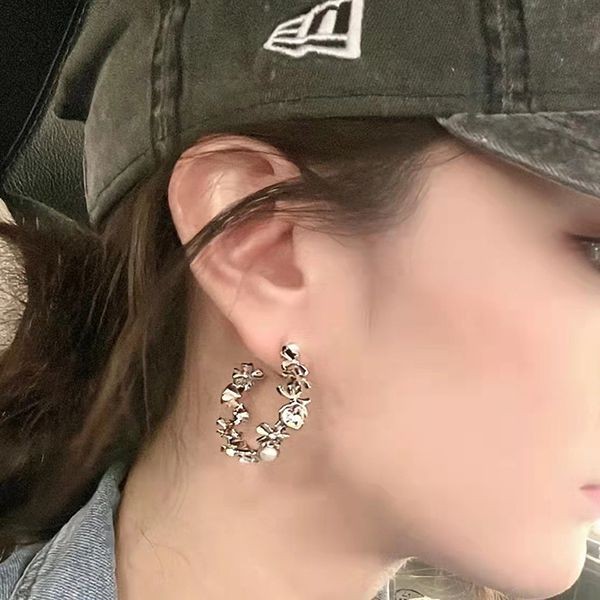 Very popular all over the world? Chanel glittering CC logo clover earrings fake shs97798