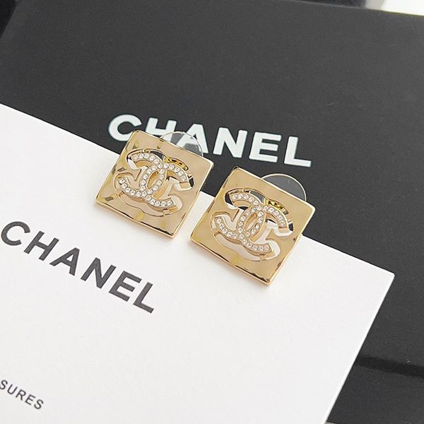 Love at first sight? Fake Chanel earrings CC logo silver & black shy88748