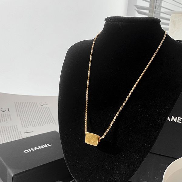 ☆Super popular☆◆Chanel◆Crystal & Pearl Logo Necklace Fake shw79138