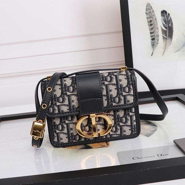 Very popular: Dior 30 Montaigne box bag replica oblique jacquard deq44707