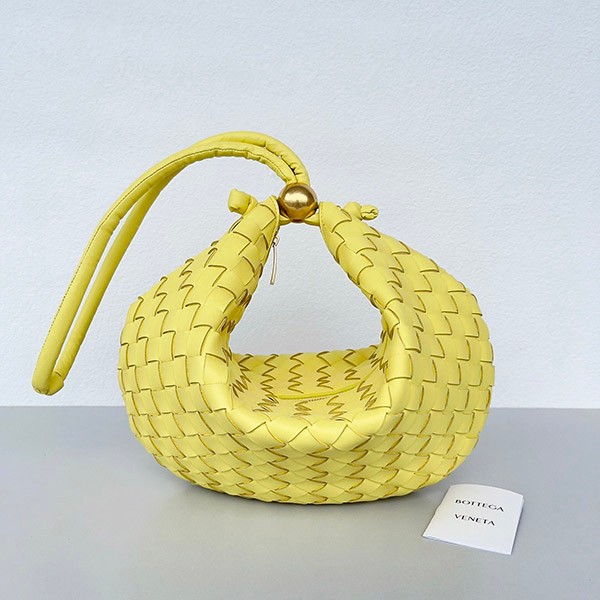 Rare color Bottega replica turn pouch in intrecciato leather with lantern 701024V1W517203