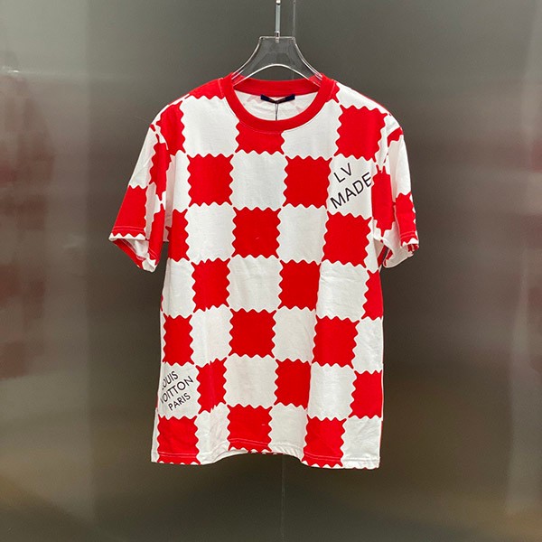 21-22AW? Louis Vuitton Replica T-shirt Tops Short Sleeve Men's Red vuk09561 21-22AW? Louis Vuitton Replica T-shirt Tops Short Sleeve Men's Red vuk09561