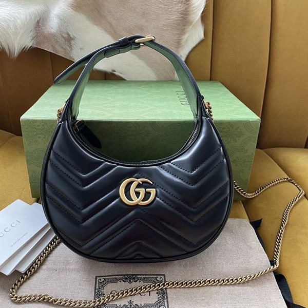 The rapidly growing popularity of the Gucci GG Marmont Half Moon Shape Mini Bag is a fake 699514DTDHT1000 The rapidly growing popularity of the Gucci GG Marmont Half Moon Shape Mini Bag is a fake 699514DTDHT1000