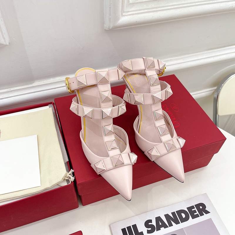 High quality Valentino pumps, cheap Roman stud calfskin pumps Vuc04508