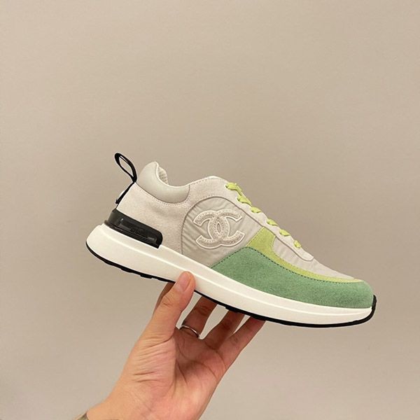 Very popular!! New color Chanel replica sneakers with CC mark shj62817