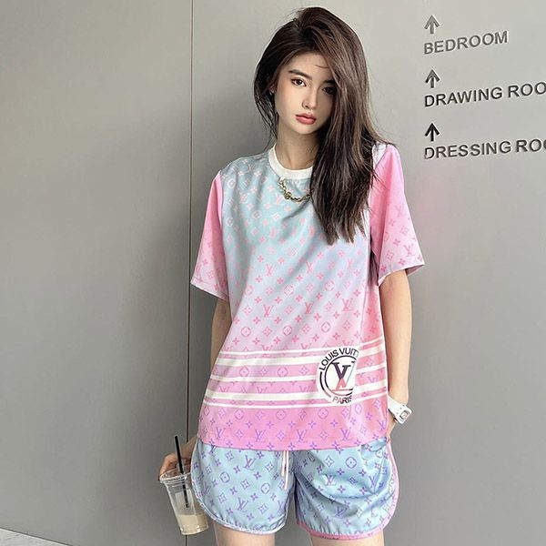 [Summery colors?] Louis Vuitton Gradient T-shirt replica vuj26879