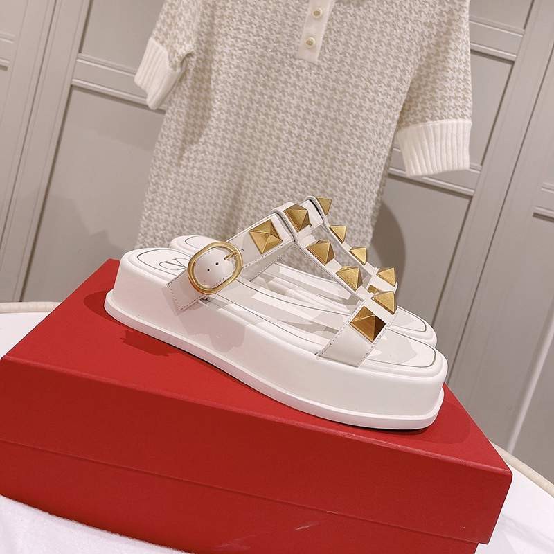 Stylish? Valentino Rivet Platform Sandals Replica [Tracking Included] Vud86692